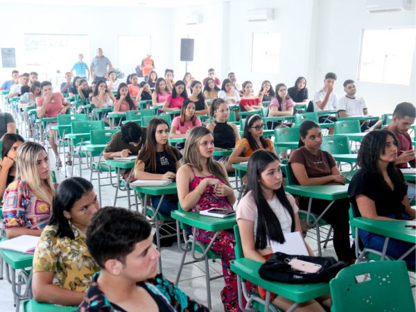 Aulão de Véspera do Enem: Prefeitura de Mojuí dos Campos ajuda candidatos com dicas valiosas de linguagens e redação