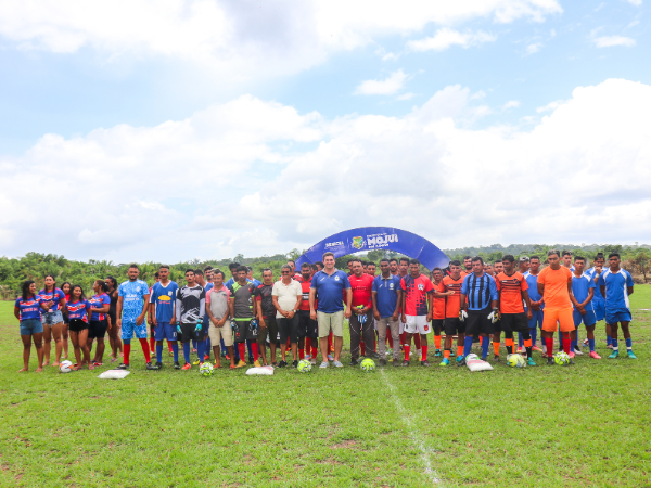 Prefeitura de Mojuí dos Campos realiza abertura e primeira rodada do 1º Campeonato de Futebol Society do Rio Curuá-Una